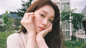 李聖經除了模特兒出身的完美身材，還擁有空靈、超仙的美貌。（圖／翻攝自李聖經IG）