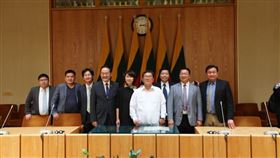 ▲鄭寶清擔任立委時，遠赴立陶宛國會拜訪，鄭寶清臉書寫下，疫情結束後，推薦大家到立陶宛旅遊，是個相當迷人的國家。（圖／鄭寶清提供）