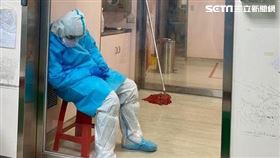 有醫師分享負壓隔離病房的清潔人員辛勞。（圖／「J個醫生」授權提供）