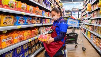 烟花襲台／超市賣場蔬菜備貨量多2倍