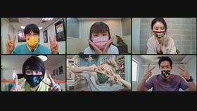 孫協志、王仁甫、峮峮、「豆花妹」蔡黃汝、Albee、許孟哲一起線上錄影。（圖／中視提供）