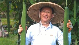 丁守中在臉書發文坦承，「是的，我丁守中已經施打AZ疫苗」（圖／翻攝自丁守中臉書）