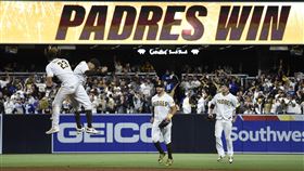 ▲聖地牙哥教士在主場橫掃道奇。（圖／美聯社／達志影像）