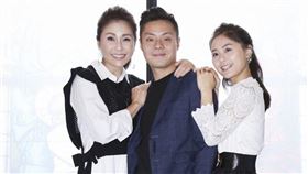 梁佑南、方琦及兒子方璿開新餐廳。（圖／記者楊澍攝影）