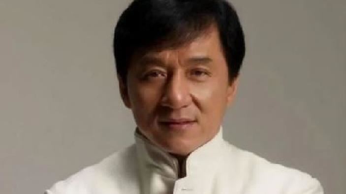 成龍：當初被黑道強迫拍戲！就他救我