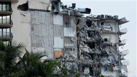 美國佛州邁阿密海灘傳出大樓倒塌，圖／路透社／達志影像