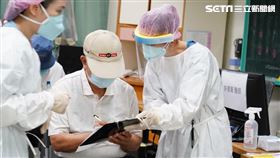 柯文哲，北市提供，視察施打疫苗