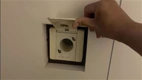 搬新家見牆壁「詭異小洞」！知情人揭真相：高級房子才有