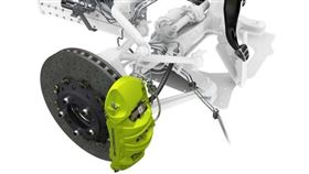 卡鉗夾住碟盤就會出現正常的摩擦聲響。（圖／翻攝Porsche網站）