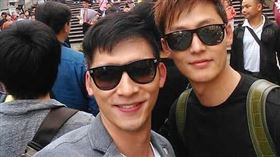 溫昇豪分享跟好友、南韓知名演員李廷鎮的私下合照，其中還出現了「2PM」的燦盛。臉書