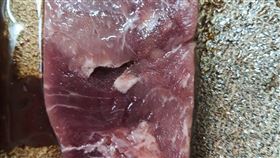 上面有洞！他買牛小排怨一堆筋　老饕看「肉紋」喊：組合肉（圖／翻攝自爆系知識家）