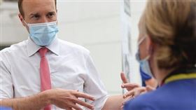 英國衛生大臣爆醜聞請辭！前財相賈維德接掌衛生部（圖／翻攝自）韓考克臉書