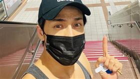 假日搭捷運！Gino到「忠孝敦化站」驚呼：世界第8奇景　圖／翻攝自IG／gino.t