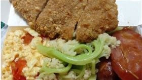 便當,豬排,粉色,櫻花魚鬆,日本（圖／翻攝自爆廢公社公開版）