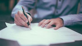 寫信 信 遺書 寫字（圖／翻攝自pixabay）