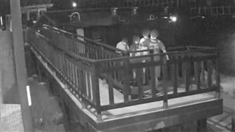 3男1女口罩拉下巴　夜闖金山泡腳池