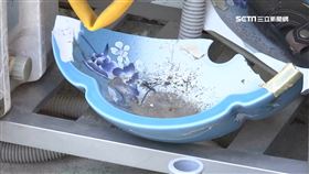 倒車撞破千元招財盆! 控住戶喊天價