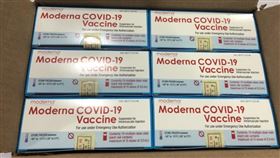 ▲食藥署完成美國政府提供莫德納疫苗檢驗並核發封緘證明書（圖／食藥署提供）