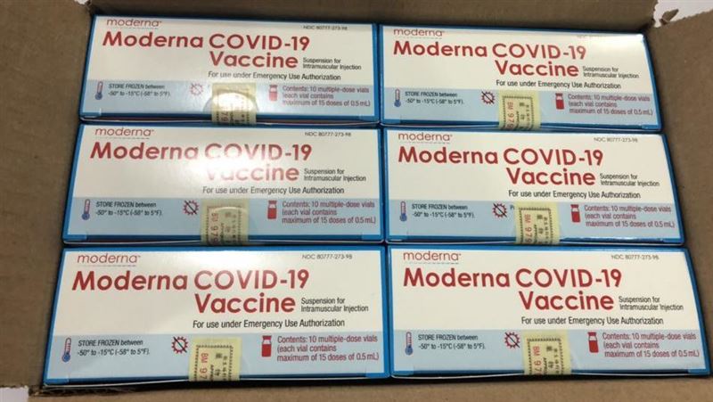 檢驗合格　美贈莫德納疫苗完成封緘