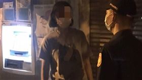 林員及時趕到，讓張女保住錢財。（圖／翻攝畫面）