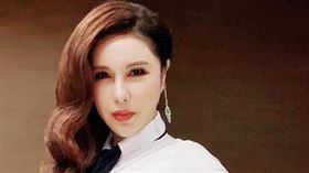 利菁在日本投資民宿跟商辦大樓。（圖／翻攝臉書）