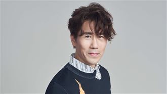 羅時豐突襲阿公　竟突暈倒急叫救護車