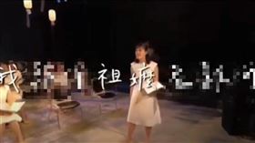  《勸世三姐妹》國罵惹議！他砲轟家長：2分半否定全部。（圖／翻攝自躍演VMTheatre Company臉書）
