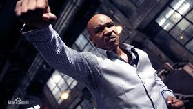 ▲泰森、尼古拉·瓦魯耶夫。（示意圖／翻攝自百度百科）