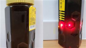 蜂蜜「過期7年」發黑！他驚問能吃嗎？內行曝解答：正常的