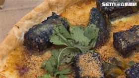 香菜皮蛋豬血糕比薩，三立新聞網開箱