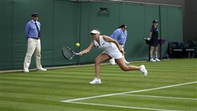 ▲科甯（Sofia Kenin）溫網第2輪爆冷出局。（圖／美聯社／達志影像）