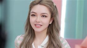 周揚青與羅志祥結束9年戀情，而後服裝品牌成績更上一層樓。（圖／翻攝自周揚青微博）