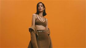 陳庭妮擔任《Marie Claire美麗佳人》7月封面人物。（圖／Marie Claire美麗佳人國際中文版提供）