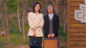 《我的上流世界》李寶英與金瑞亨穿搭。（圖／翻攝自NETFLIX）

