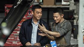 《拆彈專家2》劉德華（右）與劉青雲聯手飆戲。（圖：MyVideo提供）