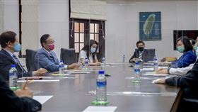 蔡英文、郭台銘、劉德音會談。