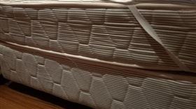 摩鐵,床墊,燒瓶子,疊疊樂　圖／翻攝爆怨公社