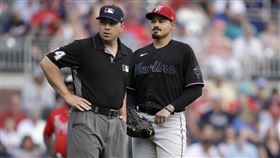 ▲馬林魚先發投手洛培茲（Pablo Lopez）投第1球丟到人被趕出場。（圖／美聯社／達志影像）