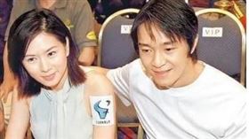 曾執導《家有囍事》的高志森導演，回憶羅慧娟過去跟「星爺」周星馳相處情況。微博