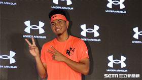 旅美球員劉致榮代言ua。（記者邱榮吉/攝影）