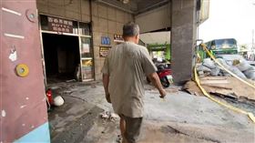 彰化喬友大樓，百香果商旅防疫旅館業者蔡進峰，喊冤，重回火場，