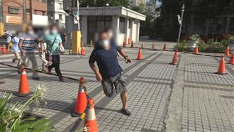 花蓮人搶打疫苗殘劑　超扯賽跑畫面曝