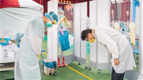 屏東10天採萬人全陰！潘孟安深夜千字謝醫護：這仗輸不起（圖／翻攝自潘孟安臉書）