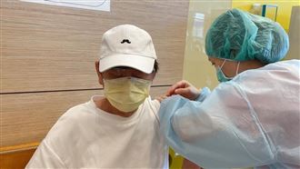 打完莫德納0副作用　黃西田猛做這事