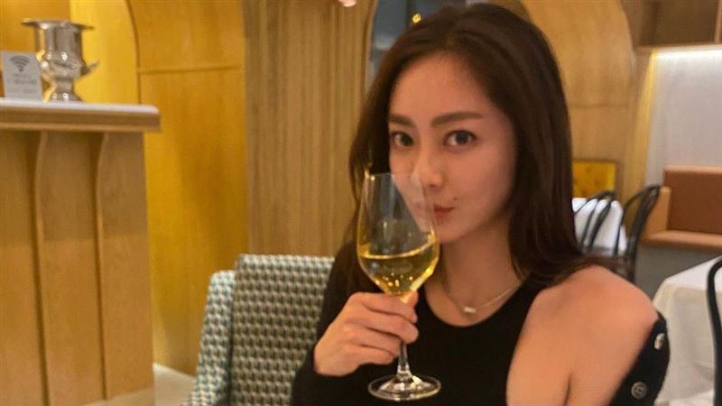 女星隔離出關樂曬比基尼　網驚露點了