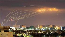 英國「新科學家」雜誌報導，以色列國防軍（IDF）5月中空襲加薩走廊時，利用無人機蜂群來定位、辨識並攻擊哈瑪斯武裝分子。（圖取自facebook.com/idfonline）