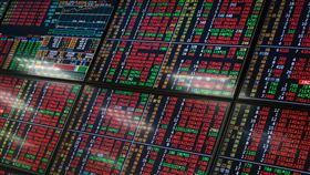 台股大漲290點收紅盤（3）美股費城半導體指數止跌反彈，激勵電子股回神，台股7日大漲290點，指數衝破17200點。中央社記者王騰毅攝  110年5月7日