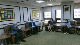 國民黨團總召費鴻泰、書記長鄭麗文、首席副書記長陳玉珍今日上午10時拜會中選會主委李進勇。（圖／國民黨團提供)