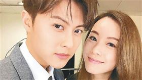 邱勝翊與鄧麗欣因疫情相隔兩地分開已一年。（圖／翻攝自鄧麗欣IG）