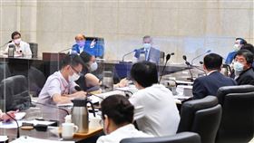 行政院長蘇貞昌5日上午召開擴大防疫會議。（圖／行政院提供)